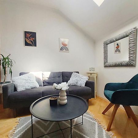Zara Apartment With Terrace Near Old Town โมสตาร์ ภายนอก รูปภาพ