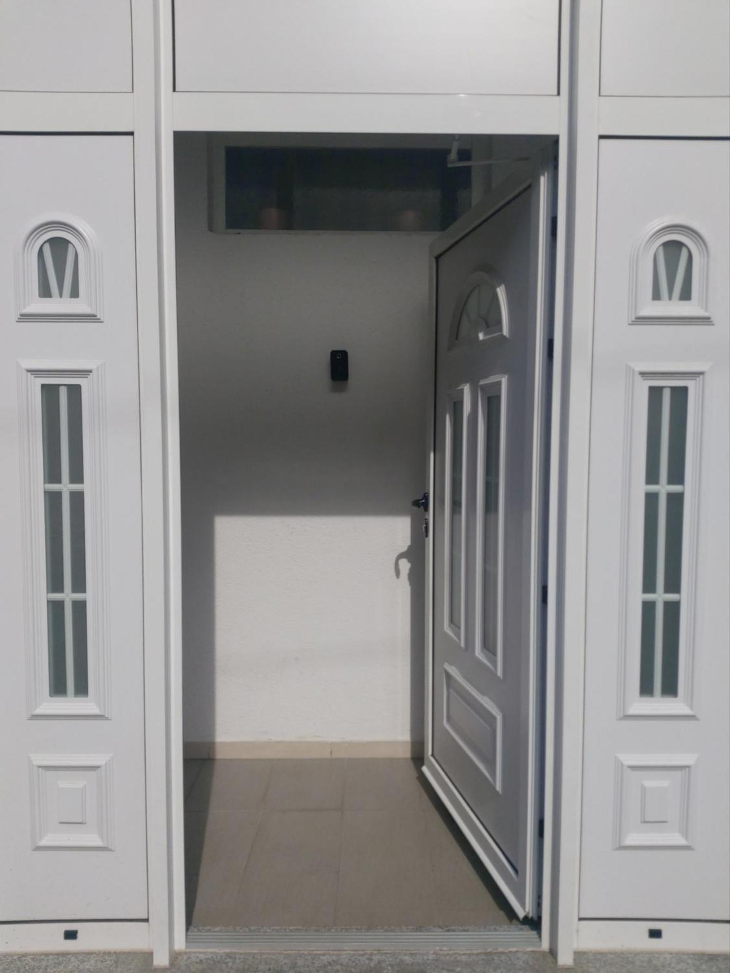 Zara Apartment With Terrace Near Old Town โมสตาร์ ภายนอก รูปภาพ